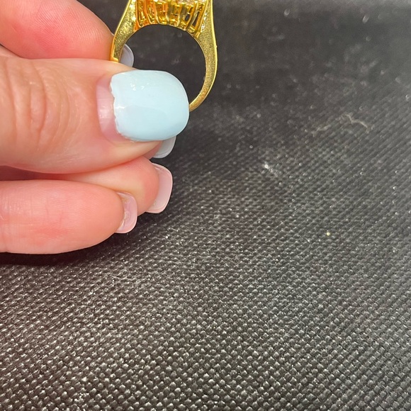 Vintage signed Avon Elizabeth Taylor ring - Picture 6 of 7